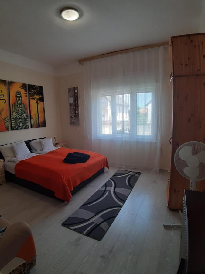 שיופוק Minibali Apartmanok מראה חיצוני תמונה