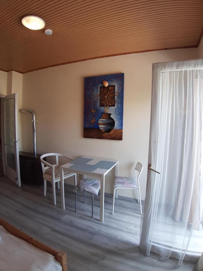 שיופוק Minibali Apartmanok מראה חיצוני תמונה